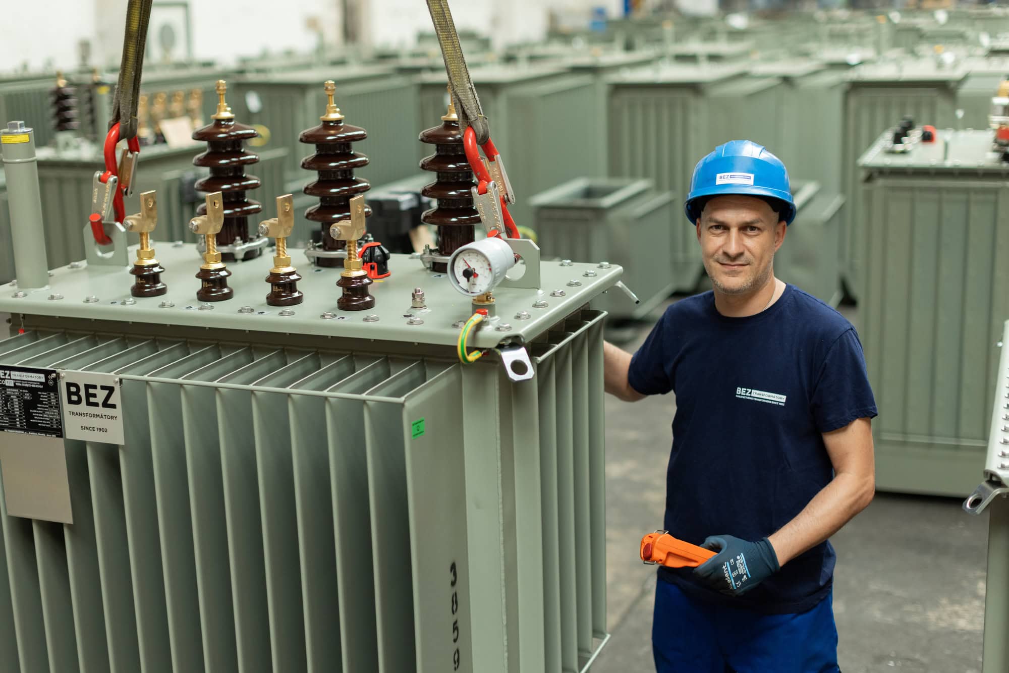 zvyšovacie a distribučné transformátory