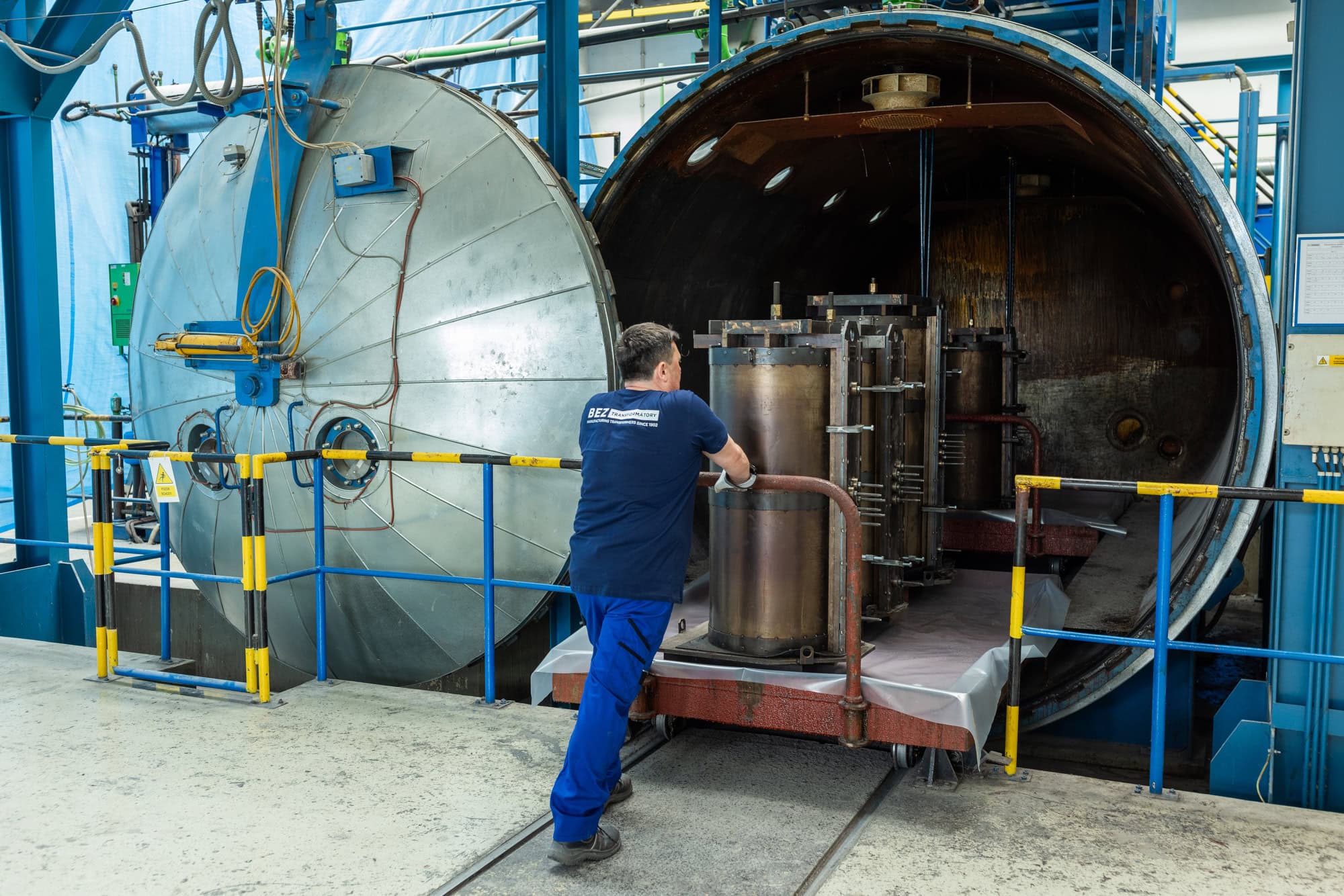 Richtig bemessene Transformatoren und moderne Leitungen ermöglichen eine sichere und effiziente Stromversorgung sämtlicher Verbrauchertypen – von gewöhnlichen Haushaltsgeräten bis hin zu industriellen Fertigungsstraßen oder Spezialanwendungen.