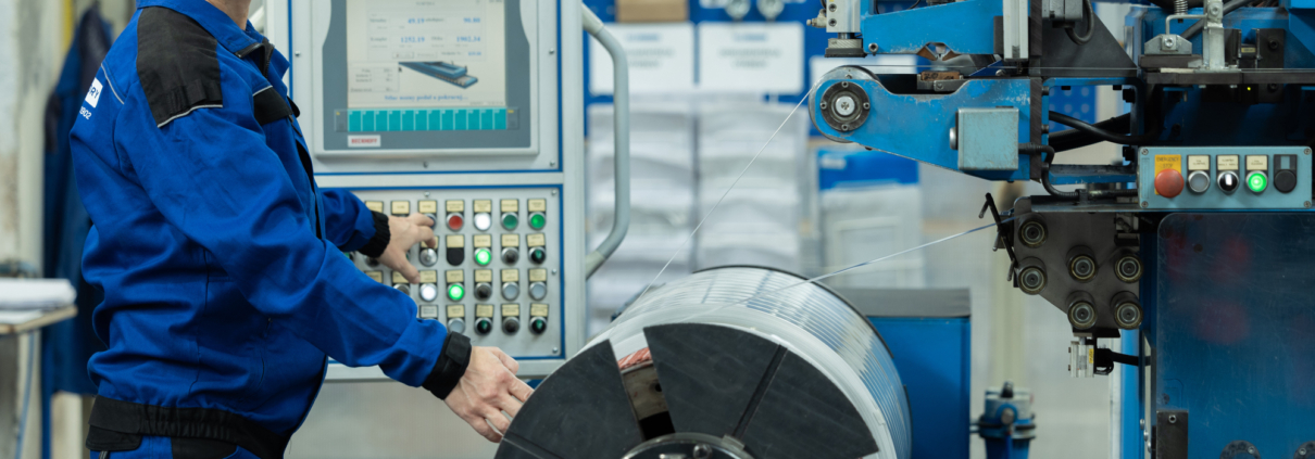 Hauptbestandteile eines Trafos und ihre Unverzichtbarkeit beim Betrieb, die Teile des Transformators