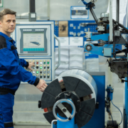 Hauptbestandteile eines Trafos und ihre Unverzichtbarkeit beim Betrieb, die Teile des Transformators