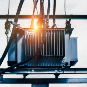 Pole and power transformer Lastklassen von Transformatoren: Wie wirken sich diese auf den Betrieb aus?