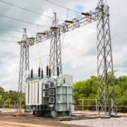 Transformer station and the high voltage electric pole Wie funktioniert ein regelbarer Transformator (OLTC) mit ECOTAP®-Technologie in smarten Netzen?